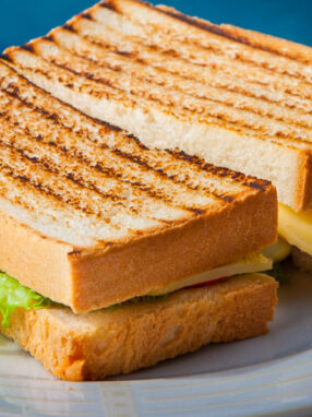 Tawa Paneer Toast Recipe