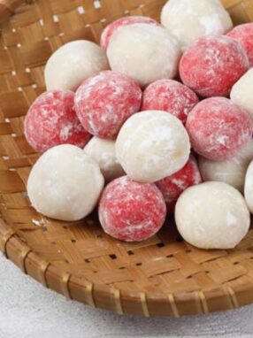 Mochi with Jaggery and Coconut Filling