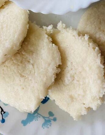 Vegan Idli with Coconut Chutney